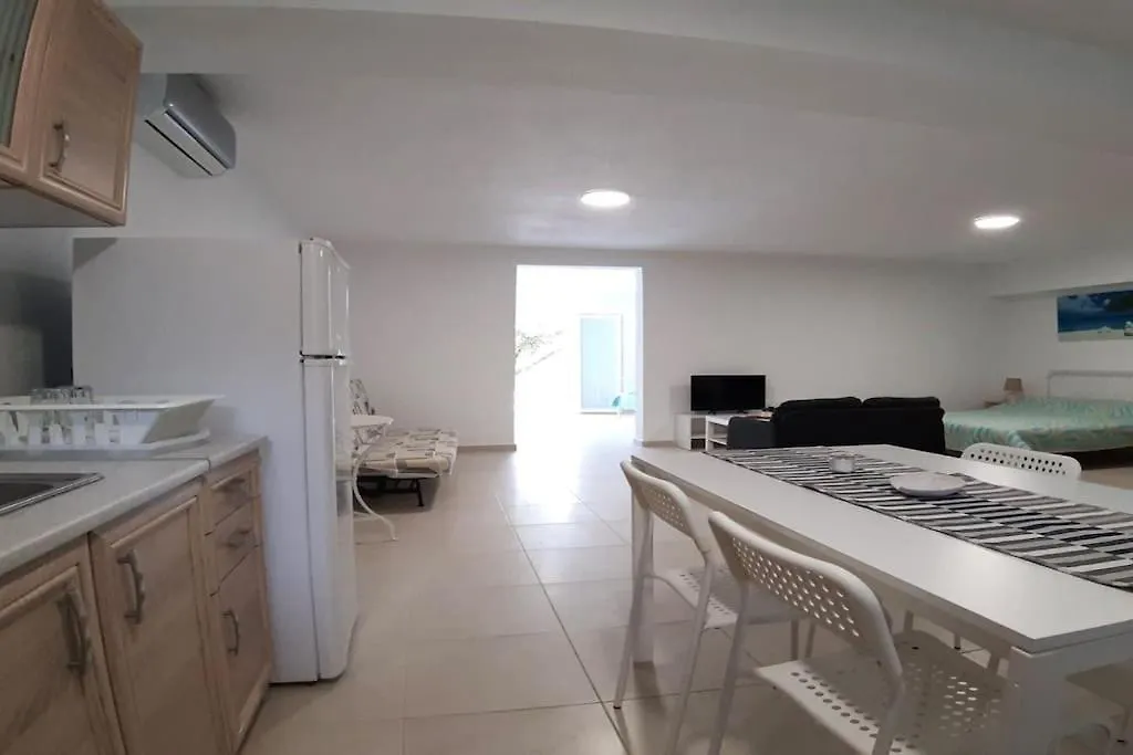 Trikorfo Beach Apartment, 100M From Sandy Beach Psakoudia